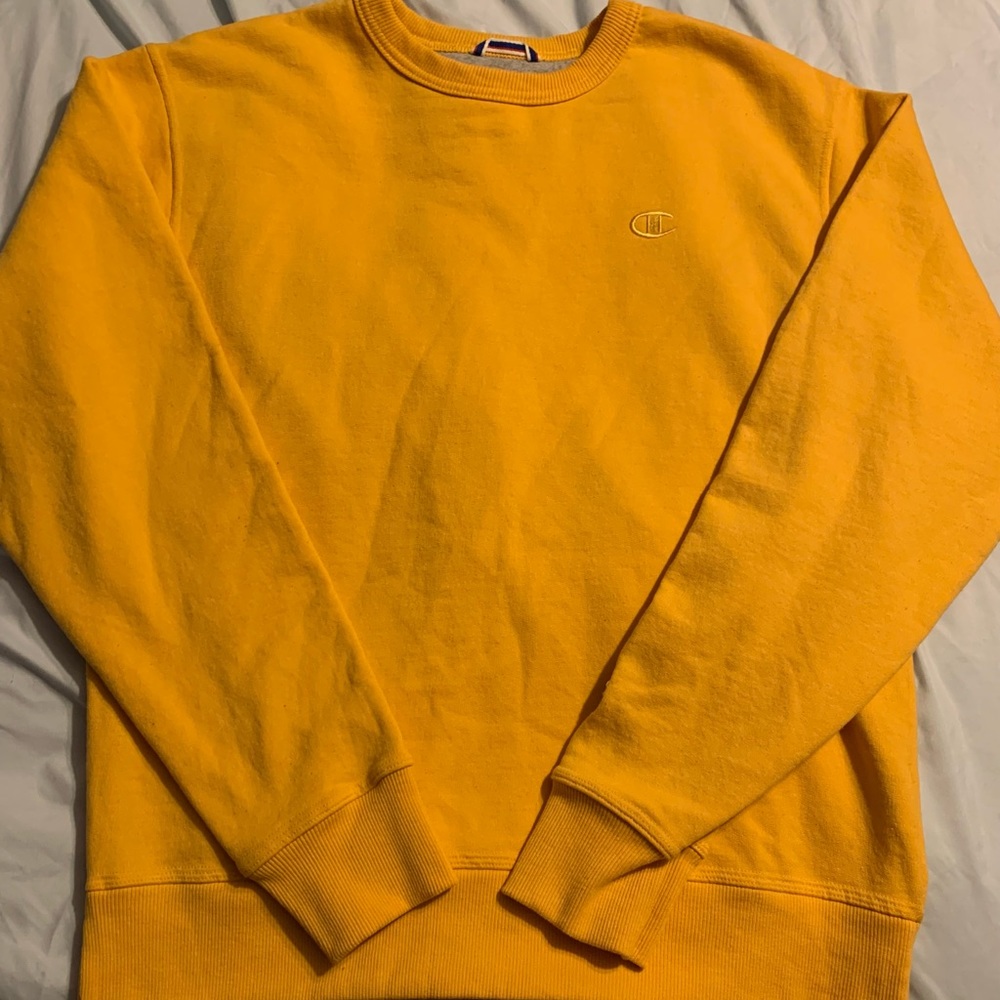 Champion Mustard yellow sweatshirt Men’s Size Medium
